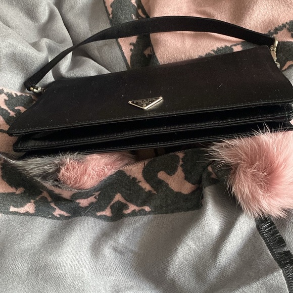 Prada Silk Black Medium Shoulder Bag With Logo Flower Lining Detachable Strap - Picture 14 of 16